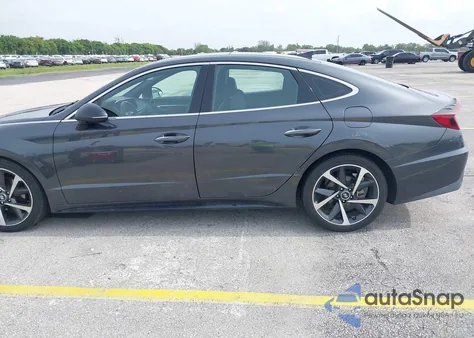2021 Hyundai Sonata Sel Plus z USA, uszkodzony, nr VIN 5NPEJ4J24MH095861